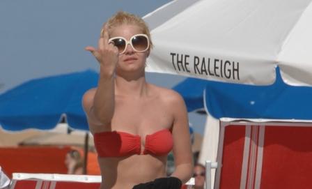 elisha cuthbert2