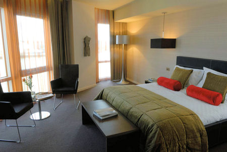 4 star hotel room