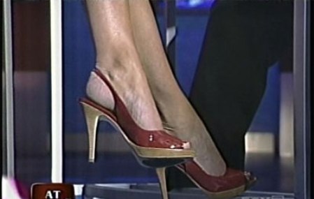 laurie dhue slingbacks