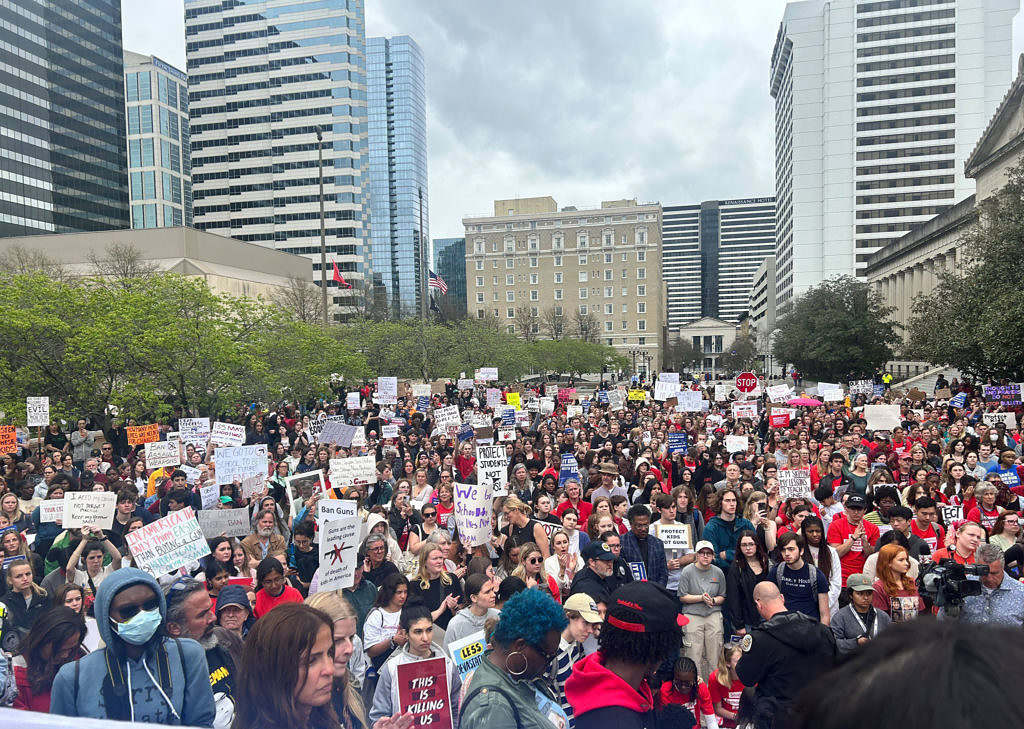 Tensions In Tennessee Rise Following Horrific School Shooting - Vimarsana News