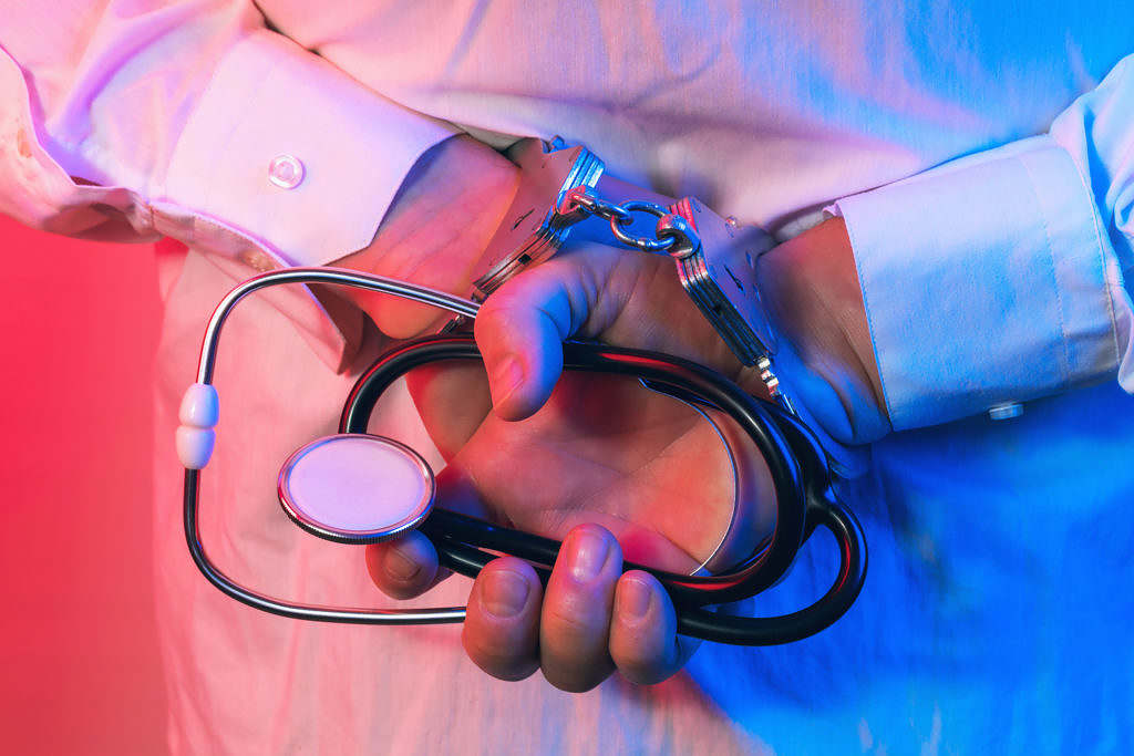 Suspended South Carolina Veterinarian Facing Felony Burglary Charge - Vimarsana News
