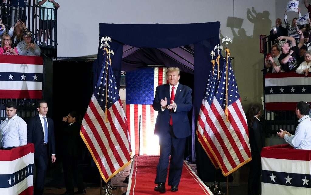 Donald Trump Still Cruising In South Carolina - Vimarsana News