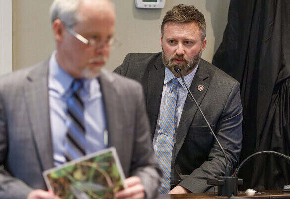 Prosecutor Creighton Waters questions SLED special agent Ryan Kelly during Alex Murdaugh’s murder trial at the Colleton County Courthouse in Walterboro, Thursday, Feb. 16, 2023. Grace Beahm Alford/The Post and Courier/Pool